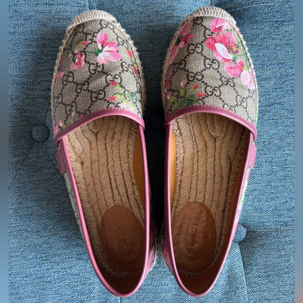 Gucci Women's Flora Espadrilles with Pink Floral Design Sz 39 Excellent Cond.
